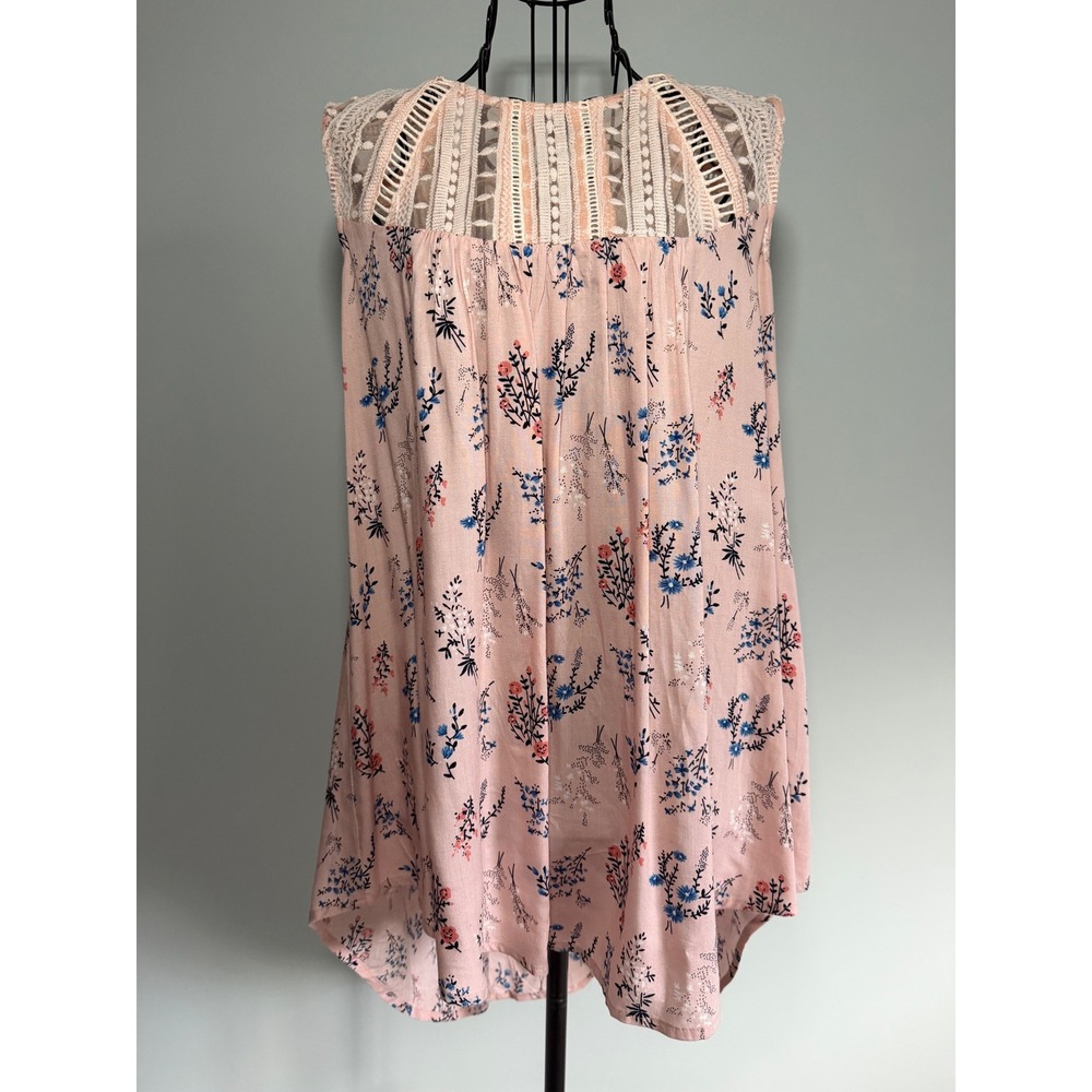 Charlie Paige Pink Floral Lace Yoke Sleeveless Tunic Blouse Boho Button Back‎